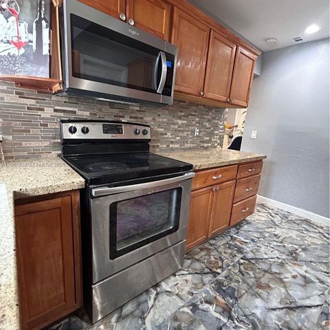 221 NE 24th St, Pompano Beach, FL 33064