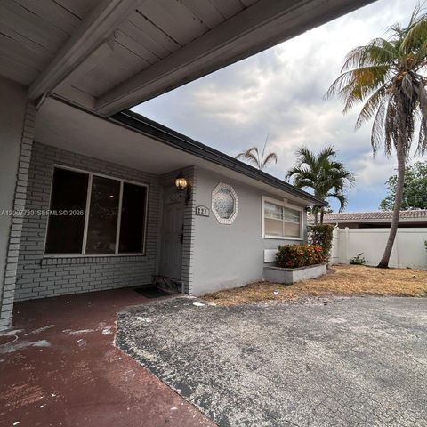 221 NE 24th St, Pompano Beach, FL 33064