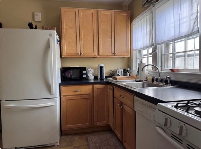 36 Kay Street 6, Newport, RI 02840