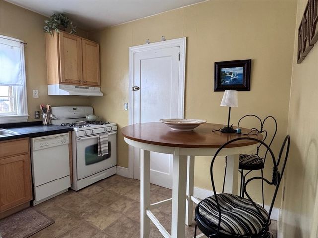 36 Kay Street 6, Newport, RI 02840