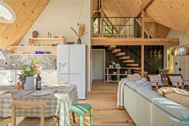 385 Birchwood Drive, Lake Arrowhead, CA 92352