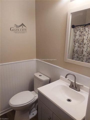 1105 Meadowbrook Boulevard, High Point, NC 27260