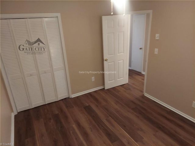 1105 Meadowbrook Boulevard, High Point, NC 27260