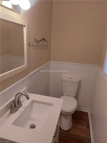 1105 Meadowbrook Boulevard, High Point, NC 27260