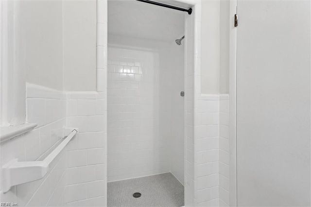 73 Stanley DR, Newport News, VA 23608