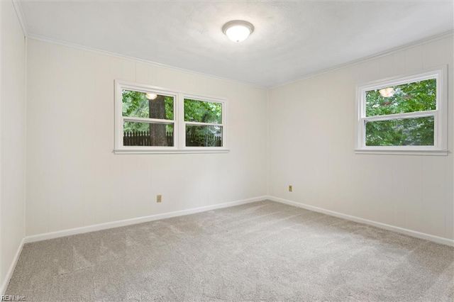 73 Stanley DR, Newport News, VA 23608