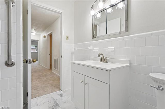 73 Stanley DR, Newport News, VA 23608