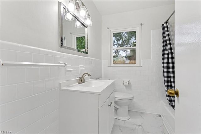 73 Stanley DR, Newport News, VA 23608