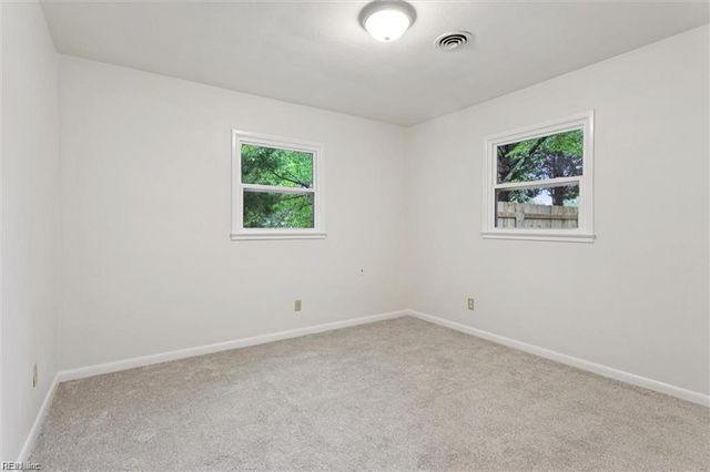 73 Stanley DR, Newport News, VA 23608