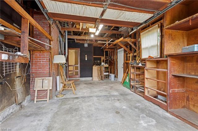 73 Stanley DR, Newport News, VA 23608