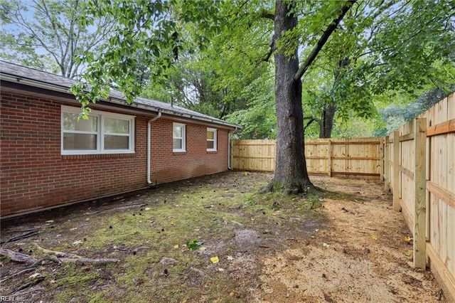 73 Stanley DR, Newport News, VA 23608