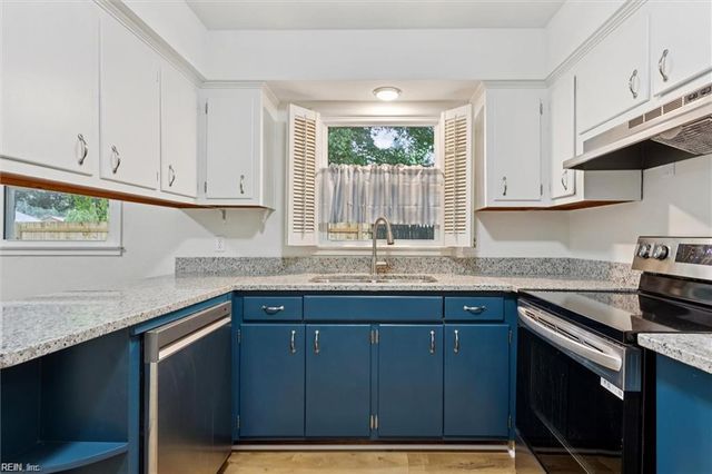 73 Stanley DR, Newport News, VA 23608