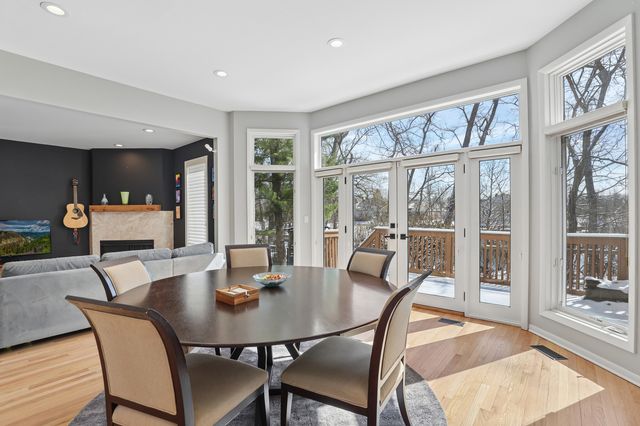 980 Half Day Road, Highland Park, IL 60035