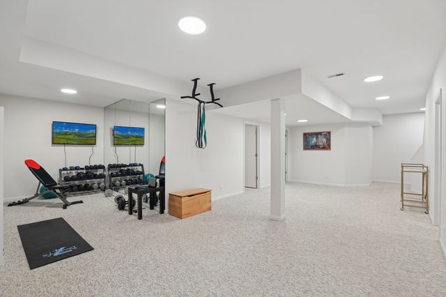 980 Half Day Road, Highland Park, IL 60035