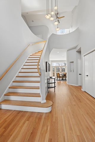 980 Half Day Road, Highland Park, IL 60035