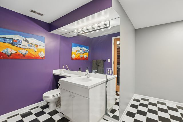 980 Half Day Road, Highland Park, IL 60035