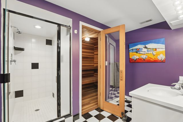 980 Half Day Road, Highland Park, IL 60035