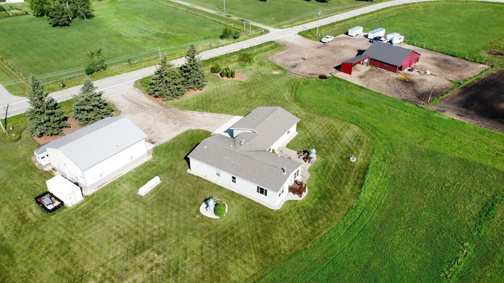 17922 142nd Avenue NE, North Twp, MN 56701