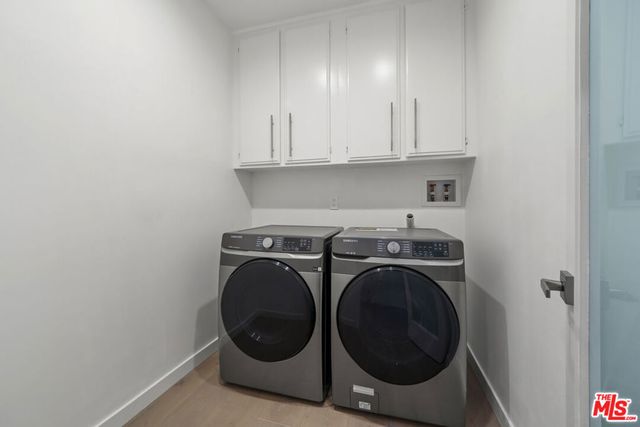 8568 Burton Way 301, Los Angeles, CA 90048