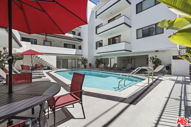 8568 Burton Way 301, Los Angeles, CA 90048