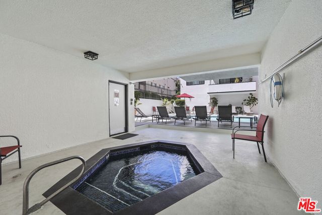 8568 Burton Way 301, Los Angeles, CA 90048