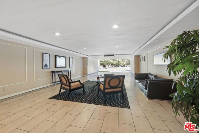 8568 Burton Way 301, Los Angeles, CA 90048