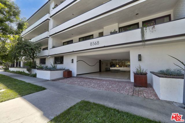 8568 Burton Way 301, Los Angeles, CA 90048