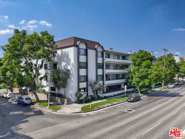 8568 Burton Way 301, Los Angeles, CA 90048
