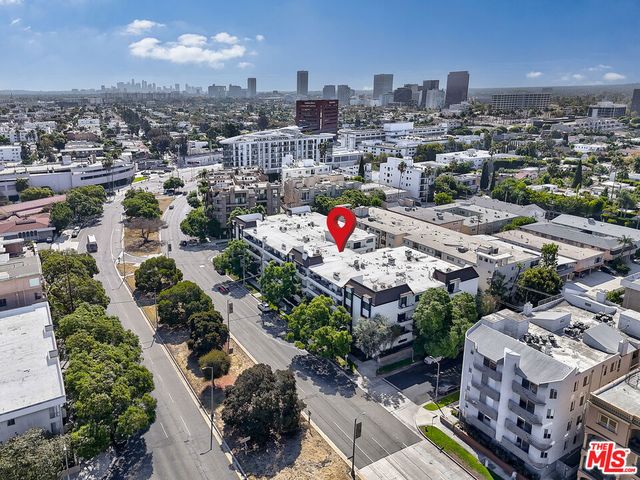 8568 Burton Way 301, Los Angeles, CA 90048