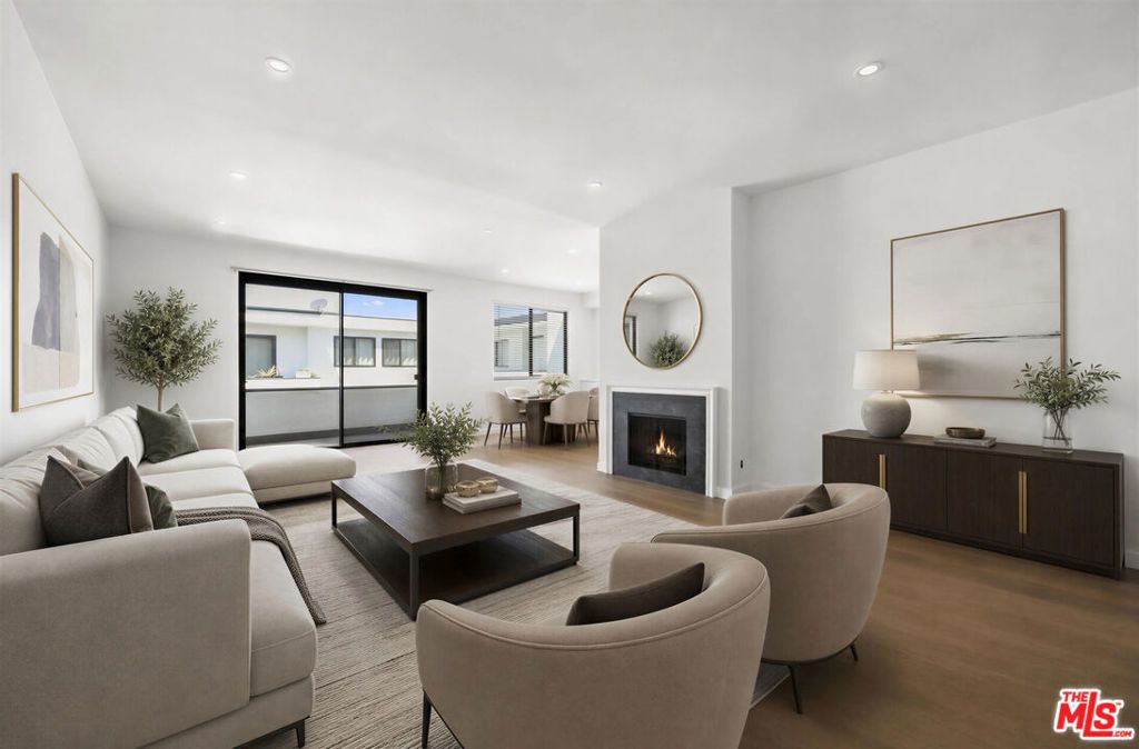 8568 Burton Way 301, Los Angeles, CA 90048