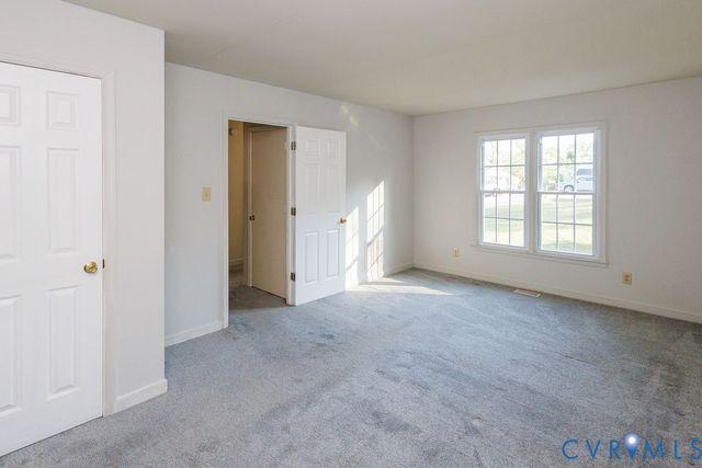 4800 Peartree Ct, Midlothian, VA 23112