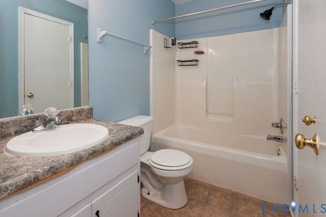 4800 Peartree Ct, Midlothian, VA 23112