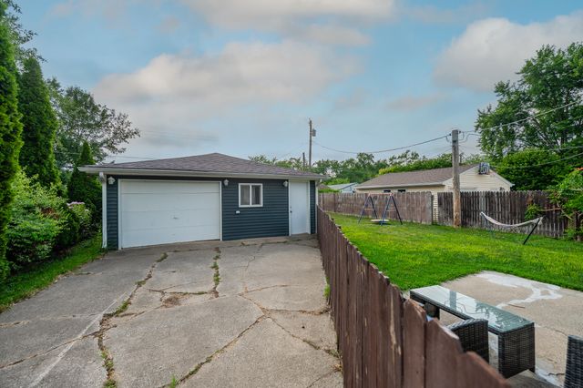 732 Imperial Road, Valparaiso, IN 46385
