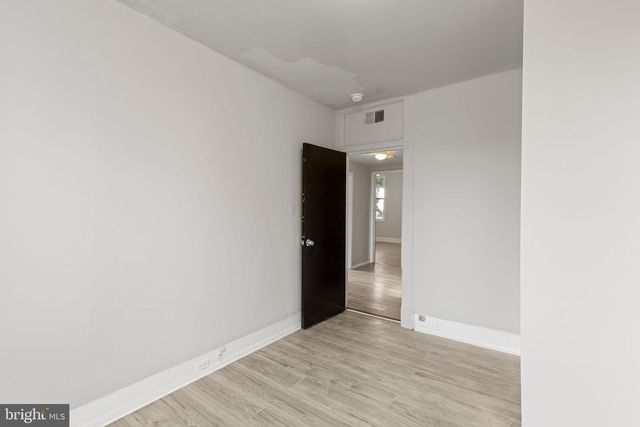 3003 CLIFTON AVE, Baltimore, MD 21216