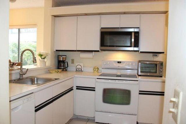 10804 BAHAMA PALM Way 102, Boynton Beach, FL 33437