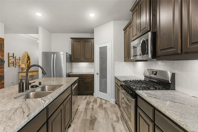 7714 Cottonwood Drive, Greenville, TX 75402