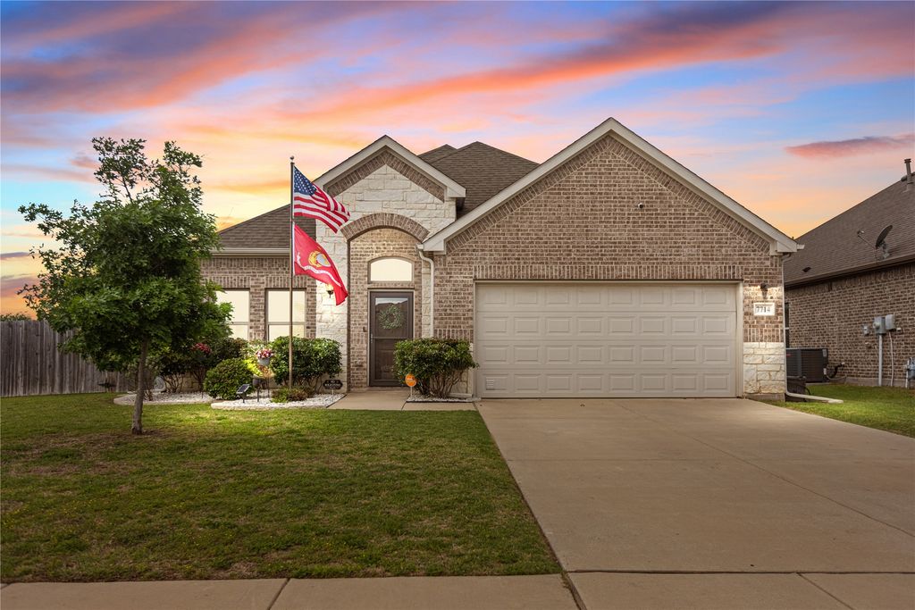 7714 Cottonwood Drive, Greenville, TX 75402