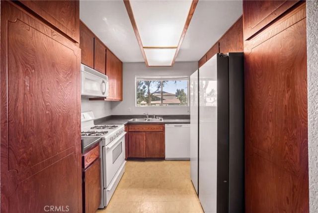 481 D, Upland, CA 91786