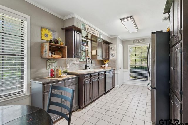 15428 Charlotte Ann Lane, Tyler, TX 75707