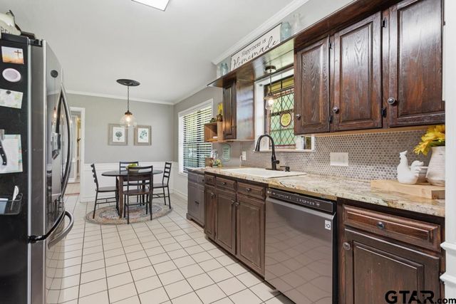 15428 Charlotte Ann Lane, Tyler, TX 75707