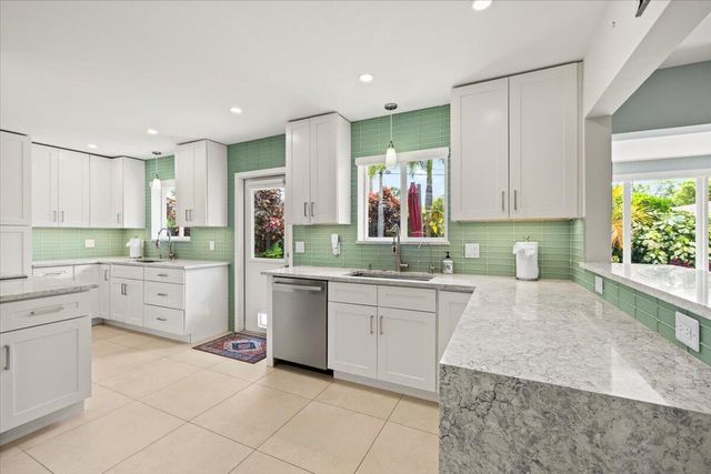 4410 NE 17TH Avenue, Oakland Park, FL 33334