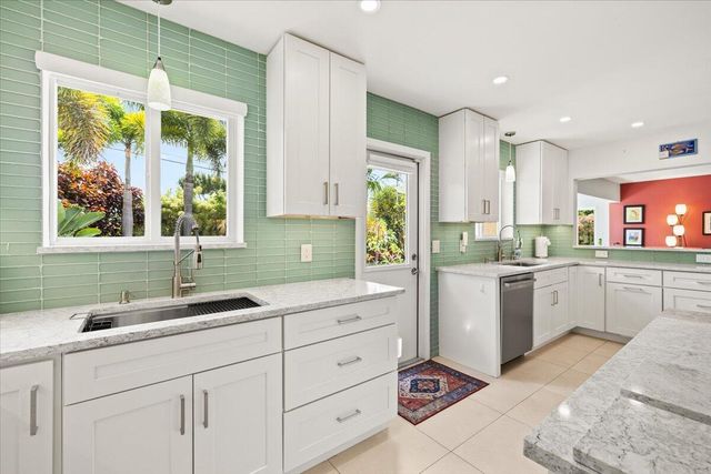 4410 NE 17TH Avenue, Oakland Park, FL 33334