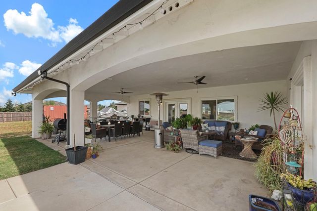 4184 Gemstone Dr, Acampo, CA 95220