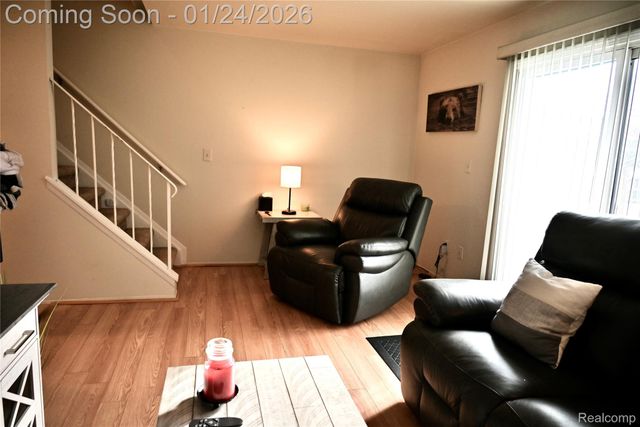 16285 Raleigh Square Drive, Southgate, MI 48195