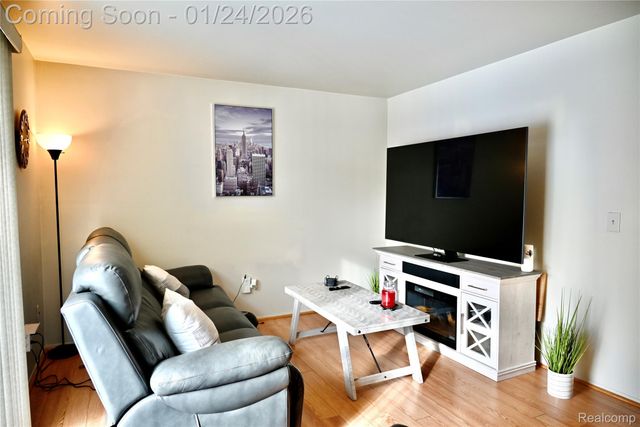 16285 Raleigh Square Drive, Southgate, MI 48195