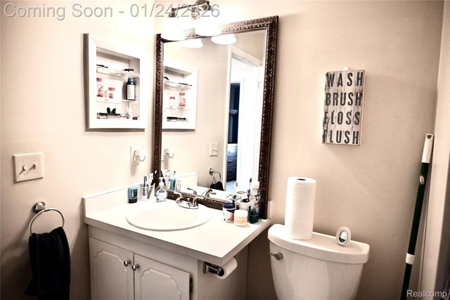 16285 Raleigh Square Drive, Southgate, MI 48195