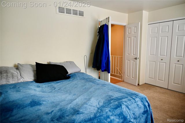 16285 Raleigh Square Drive, Southgate, MI 48195