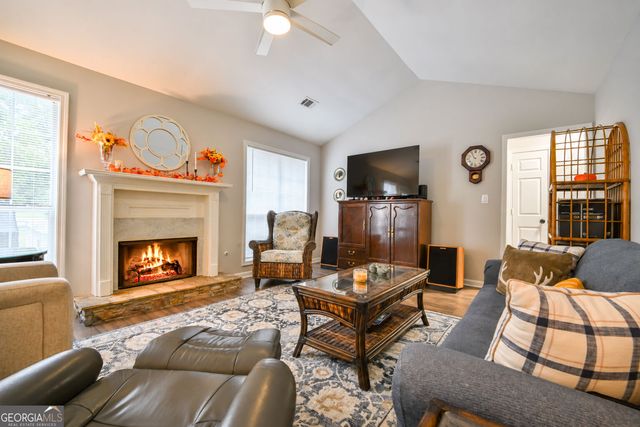405 Jordan Lane, Locust Grove, GA 30248