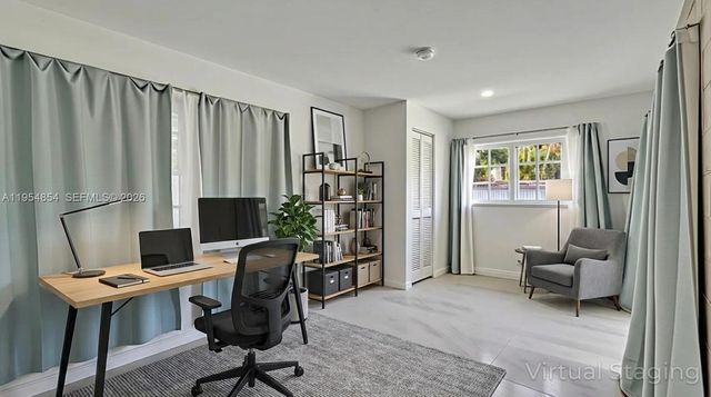 1311 Pierce St, Hollywood, FL 33019