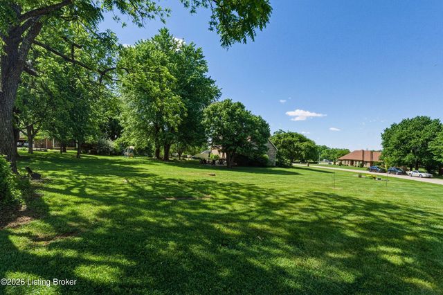 1103 Metalwood Dr, Bardstown, KY 40004